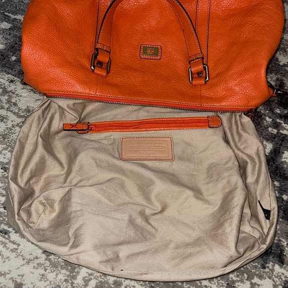 Tommy Hilfiger Orange Hand/Shoulder Purse - Picture 10 of 16